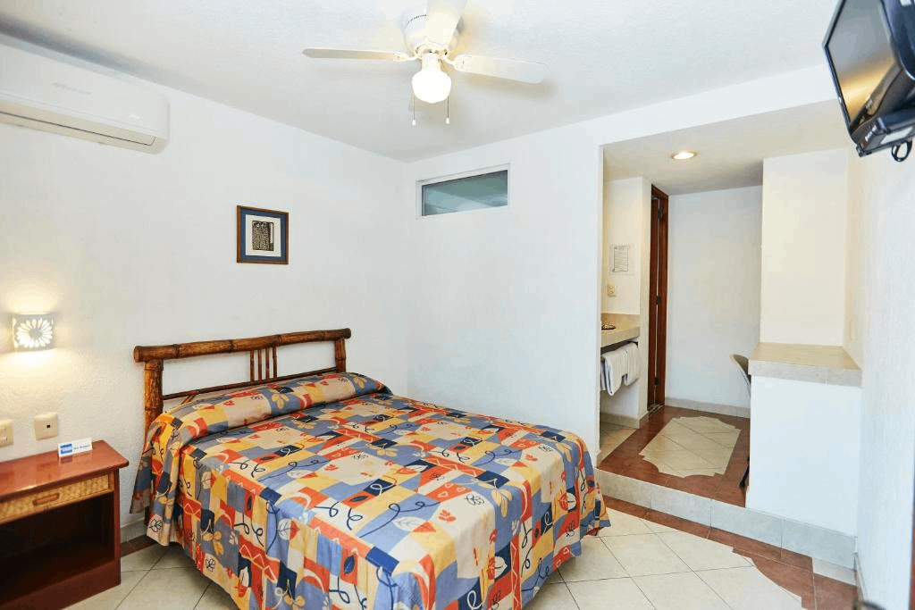 Habitacion Básica Hospedaje Hotel Suites Ixtapa Plaza, Hotel en Ixtapa, Zihuatanejo
